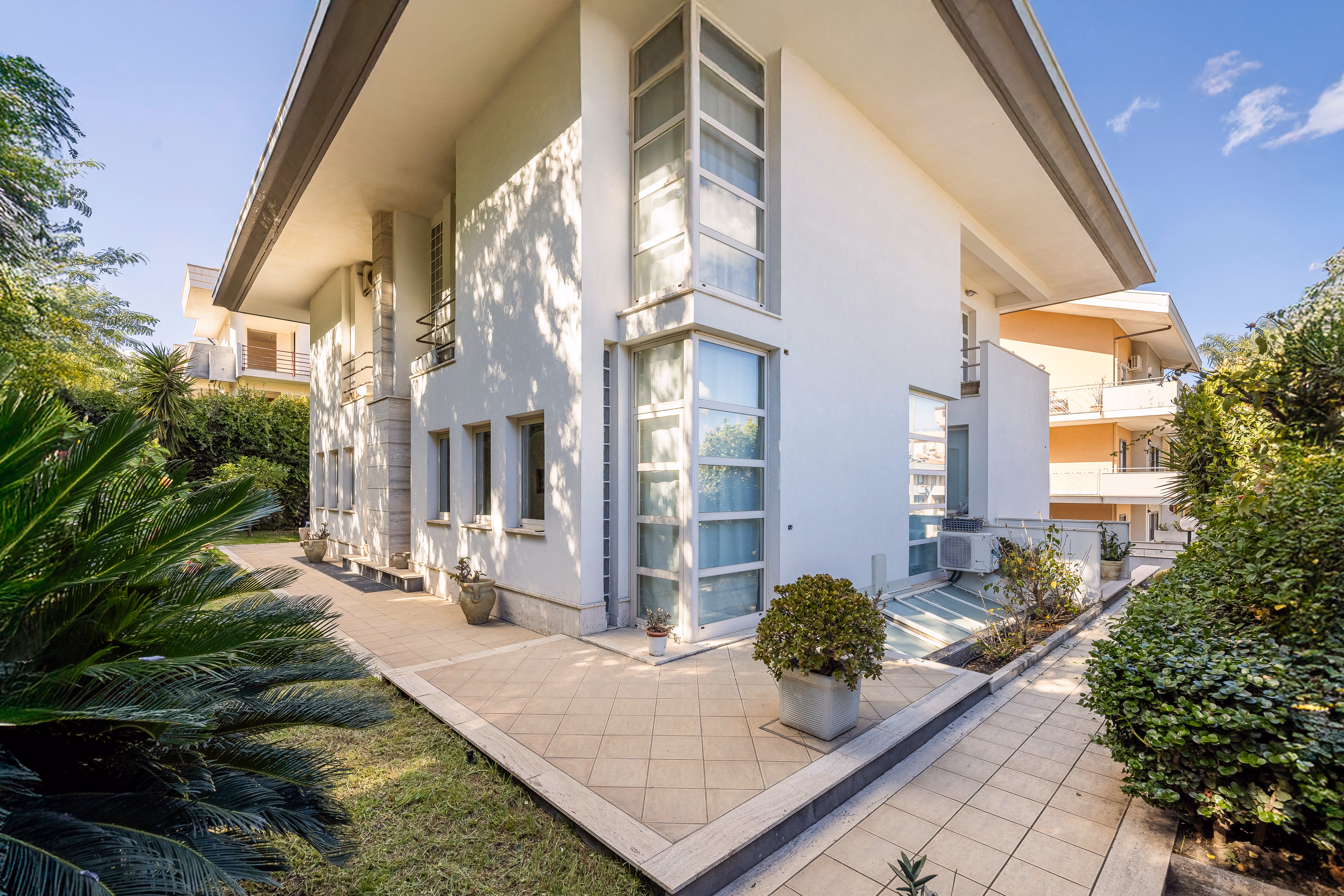 Architect-designed interior of Villa Rosaria