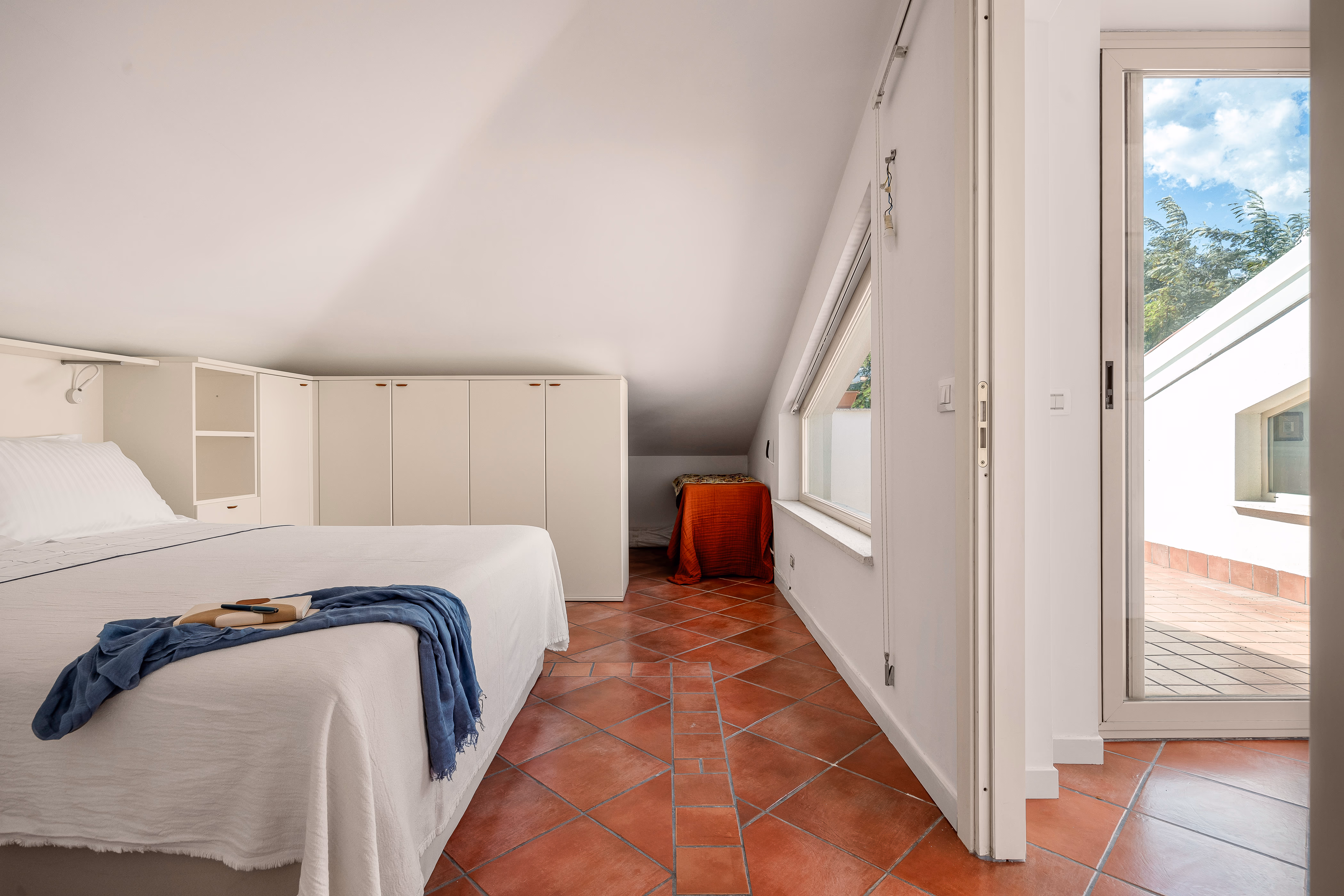 Compact kitchenette in the independent upper apartment
